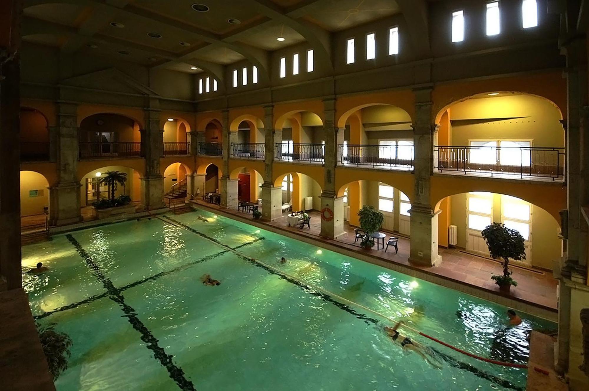 Wellness Retreat With Sauna & Jacuzzi - 1 Min To Opera Budapest Ngoại thất bức ảnh